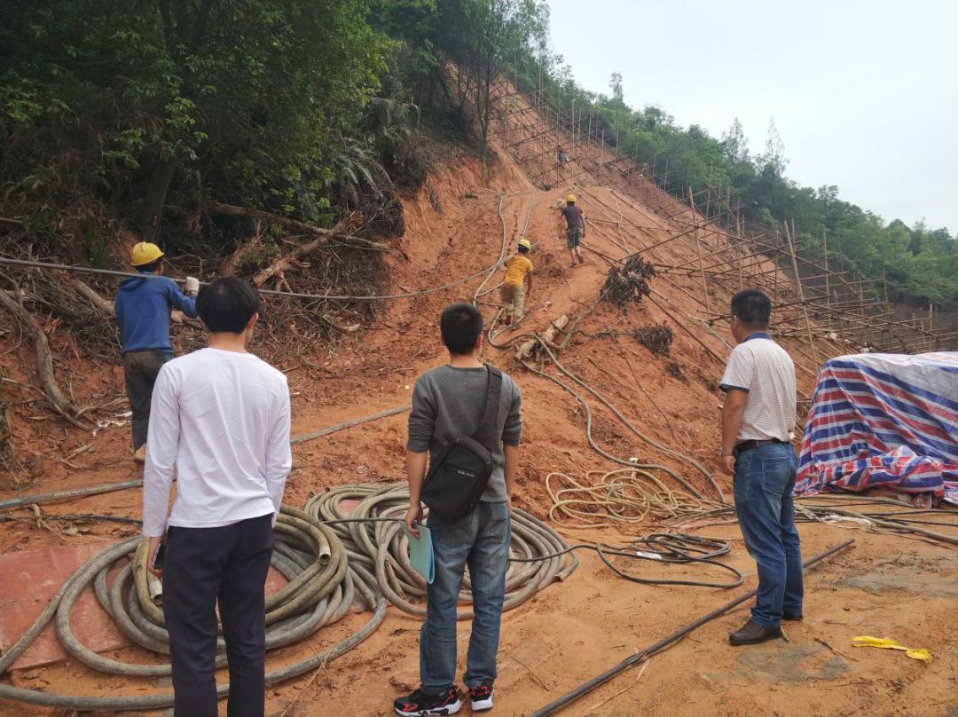 ��Ŀ�߷�ϵ�У��壩�� ���µ������Ѽ�����Ŀ�߷� �����ѹ��������Գ������AG��˾���ֲ����徲����